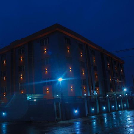 Six Diamond Hotel Ikeja Buitenkant foto