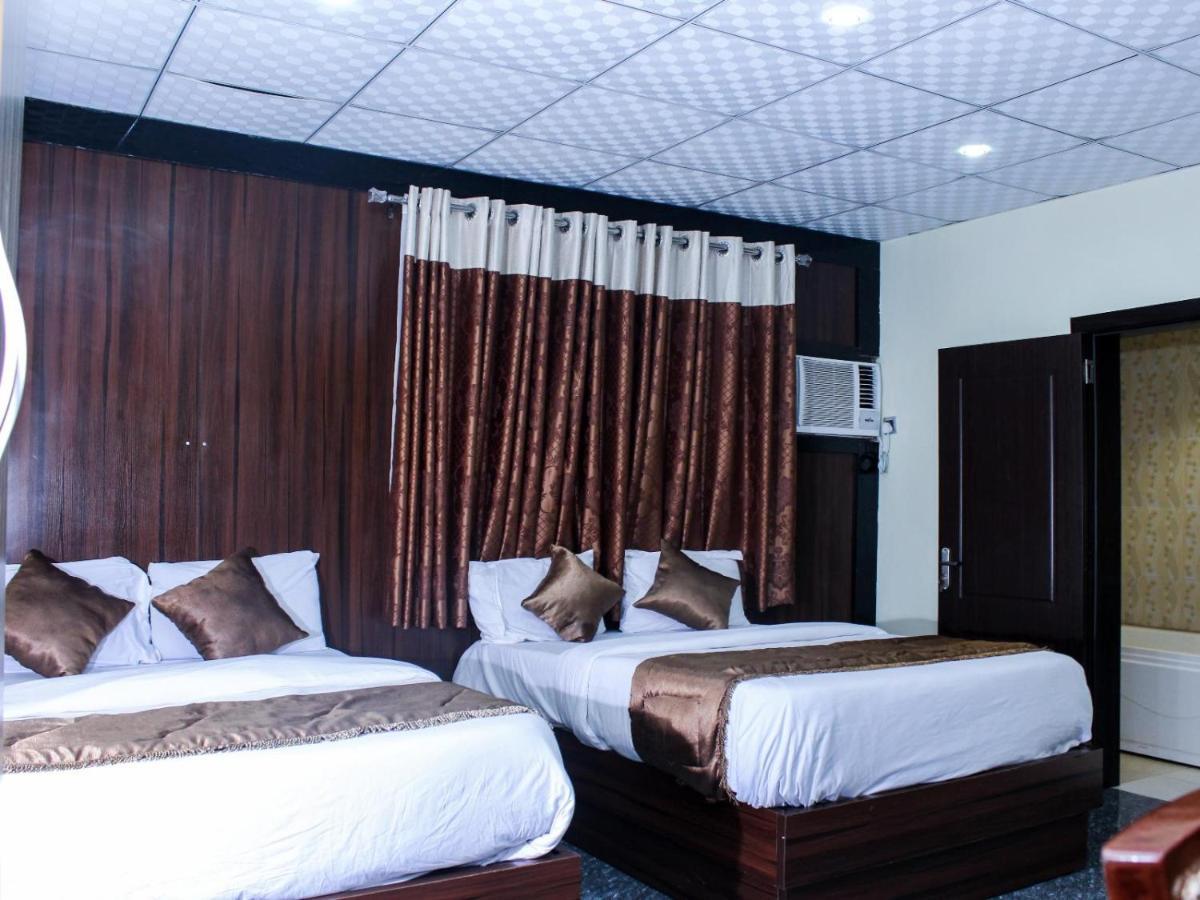 Six Diamond Hotel Ikeja Buitenkant foto